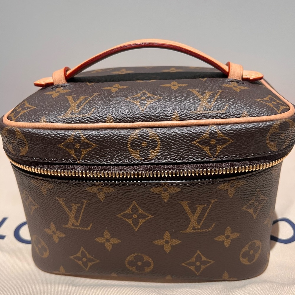 Louis Vuitton Vanity Cream Leather Interior